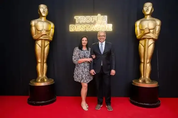 Chegada ao evento Troféu Destaque